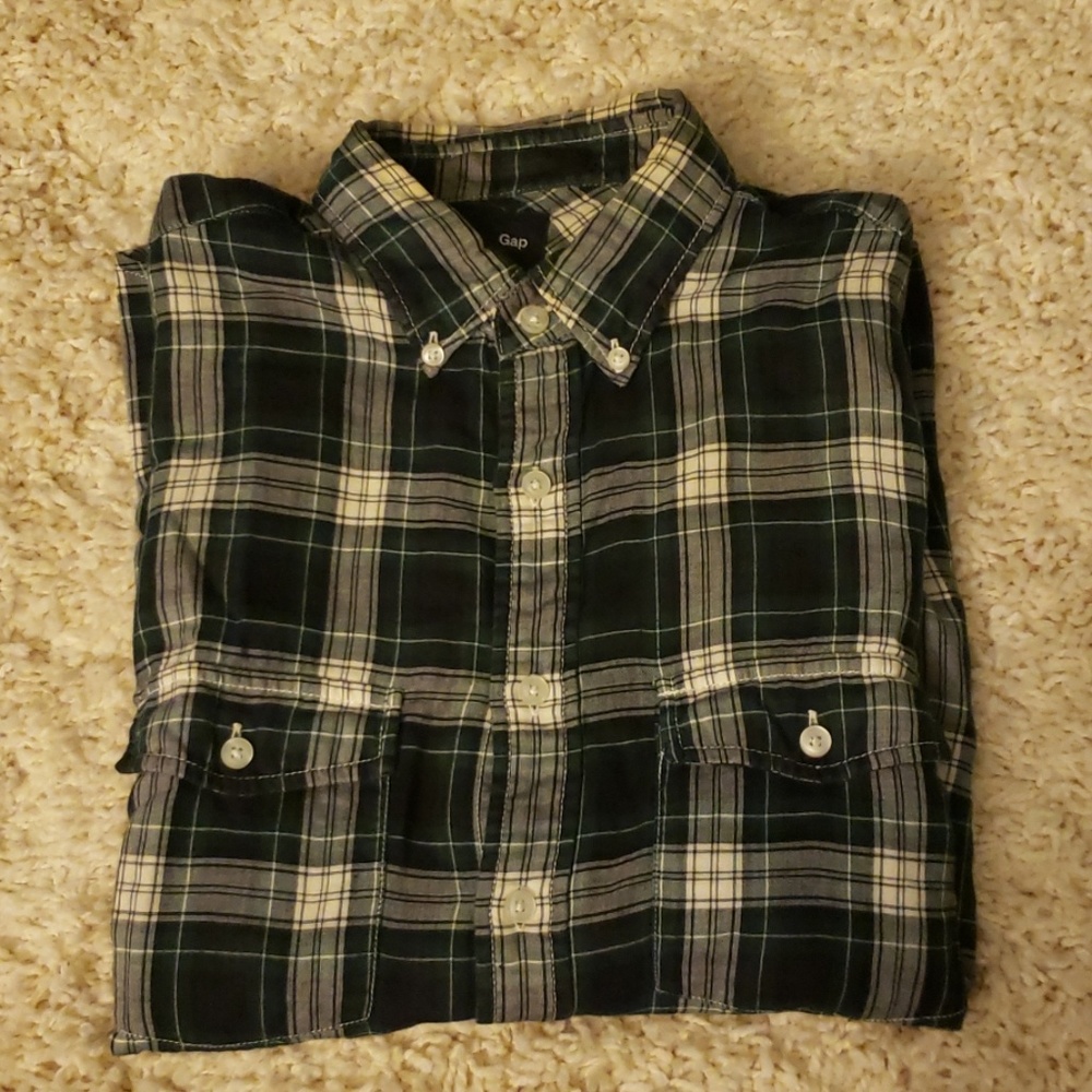 GAP Men's Black/White/Green Button Down Shirt